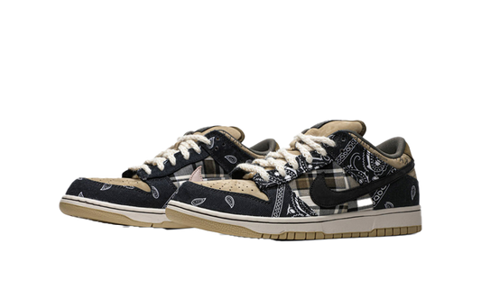 SB Dunk Low Travis Scott
