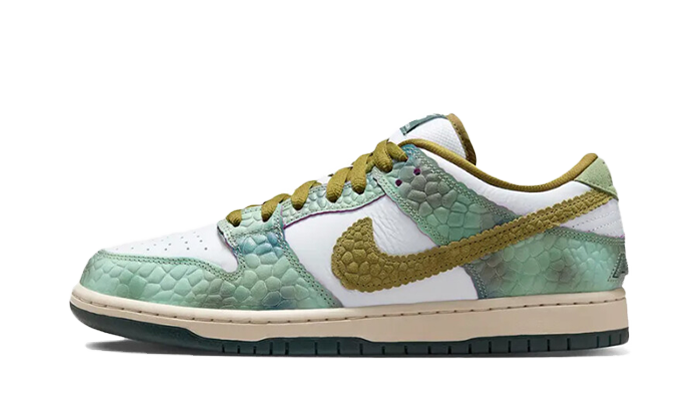 SB Dunk Low Alexis Sablone Chameleon