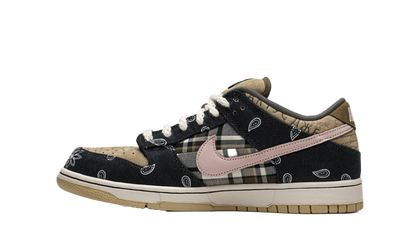 SB Dunk Low Travis Scott